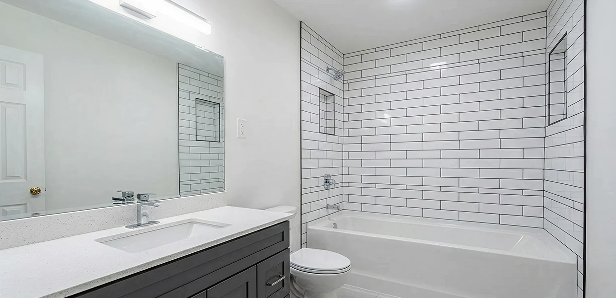 Walk-in shower before renovation